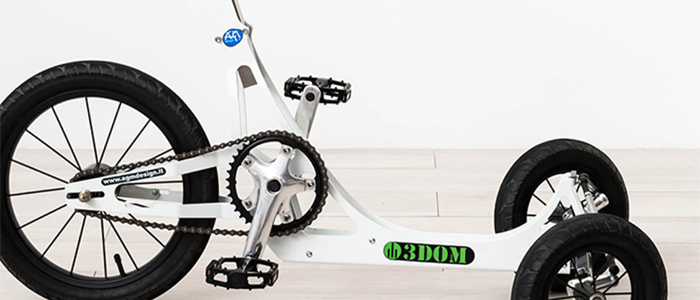agm_700x300