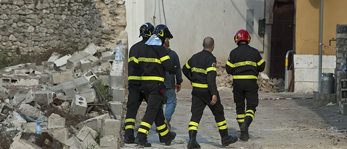 I soccorsi al lavoro ad Amatrice, 24 agosto 2016 (ANSA/ LUCA PROSPERI)